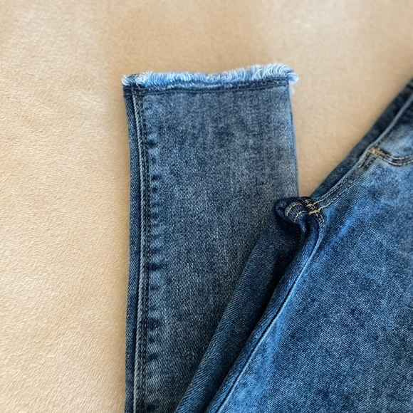 Old Navy Ballerina Blue Washed Toddler Jeans - Size 4T - Picture 3 of 9